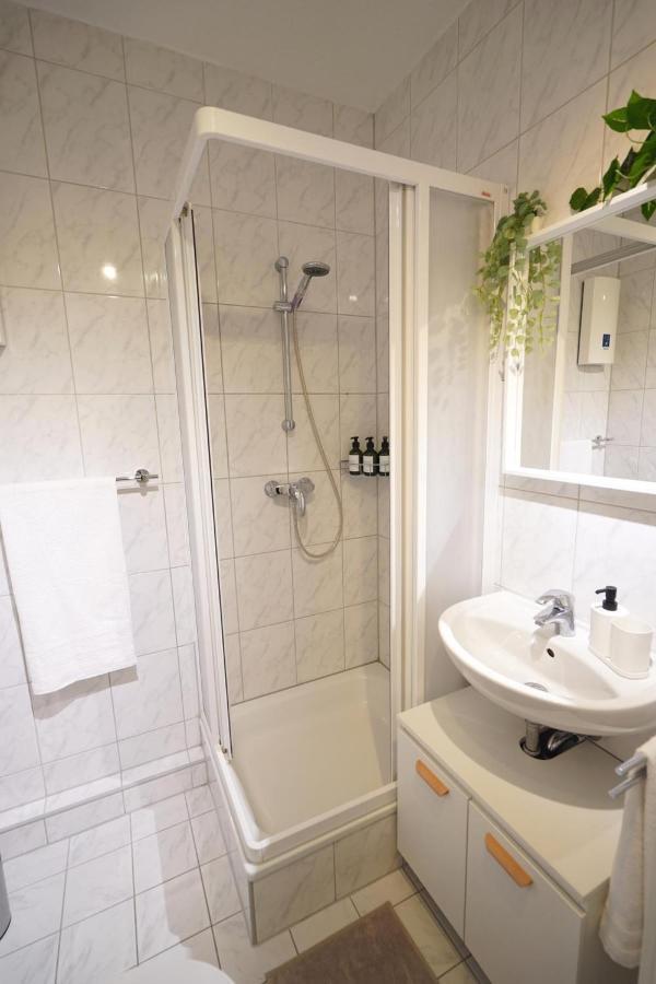 Dein Flughafen Messe Apartment Nahe Duesseldorf 2 Ντούισμπουργκ Εξωτερικό φωτογραφία